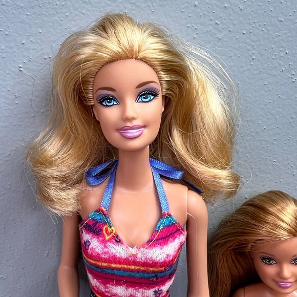 Barbie Sisters Go Fishing 2011 Stacie Outfit Pole Picnic Blanket Shoes Set - Picture 2 of 13